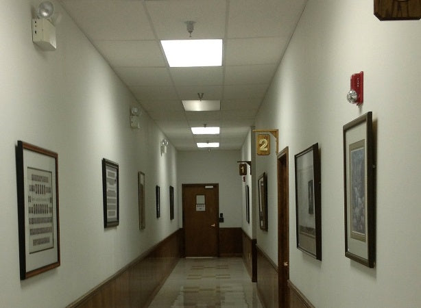 panneaux LED couloir