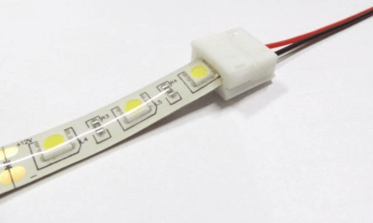raccord de ruban LED avec connecteur