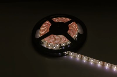 bobine de ruban LED 12V adapté à un profilé aluminium rectangulaire