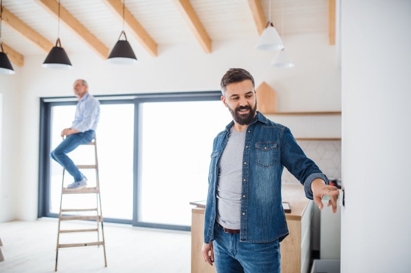 Pourquoi le témoin de mon interrupteur reste-t-il allumé alors que