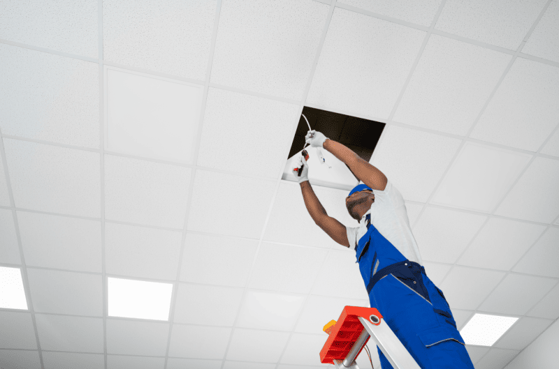 installation dalle plafond