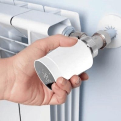 tête thermostatique connectée sur radiateur électrique