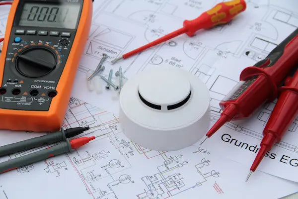 Tools to inspect an apartment