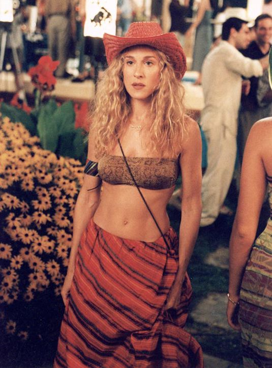 Carrie bradshaw bold out fit sex and the city inspiration