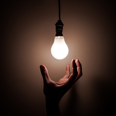 Quelle puissance d'ampoule pour une lampe de chevet ? – Le Coin Lumineux