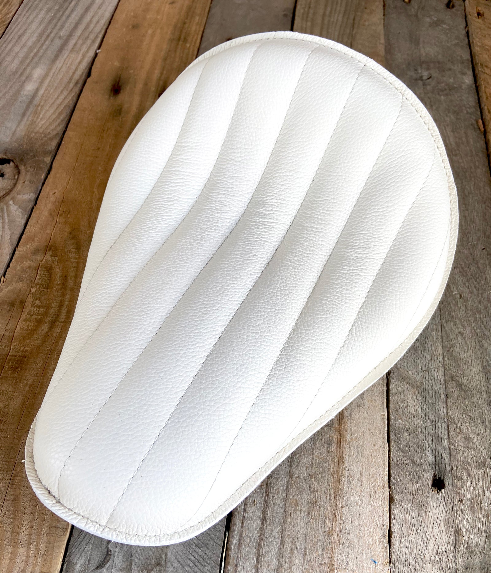 Seat Chopper Harley Sportster Bobber Bates White Tuck Roll Leather