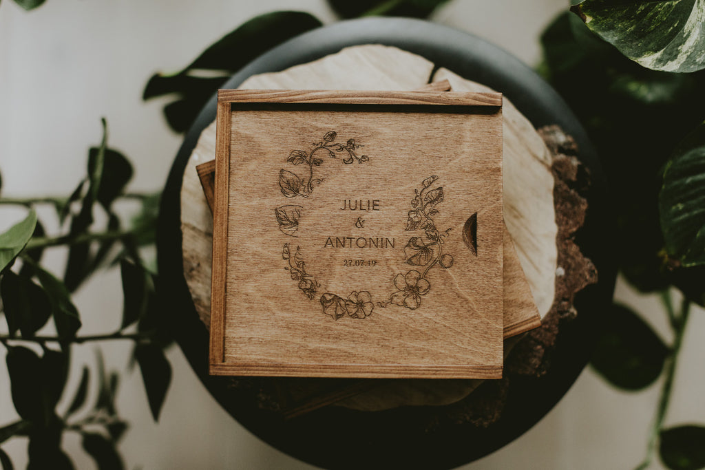 wooden packaging for wedding photographers