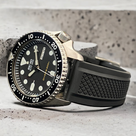 seiko skx007 is a strap monster