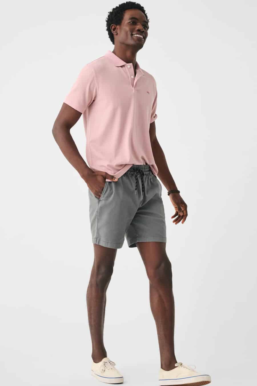 What Shirts Go With Grey Shorts?