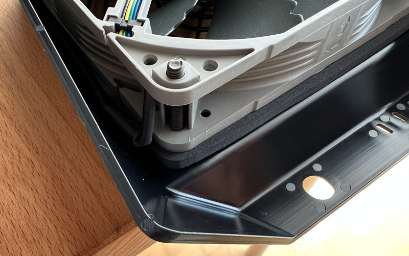 Cooling Stand SRx and Sx fan installation guide photo