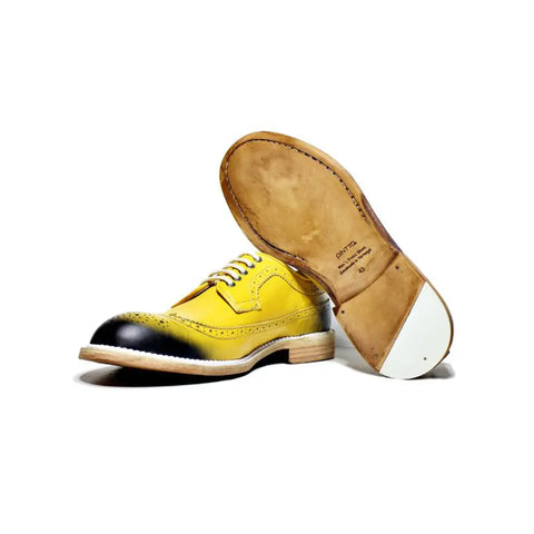 Handmade shoe colors: yellow - Pintta Shoes. Who doesn't love a touch of color in their look? Today, I want to talk about a color that has everything to do with high spirits: yellow.