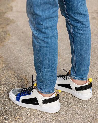 Tendências de calçado de verão 2024 - Pintta Shoes: Padrões vibrantes: o verão de 2024 promete apresentar uma profusão de cores e padrões cativantes no calçado.