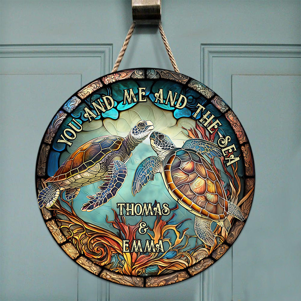 Stained Glass Turtle Couple - Turtle gift for husband, wife, boyfriend, girlfriend - Personalized Round Wood Sign