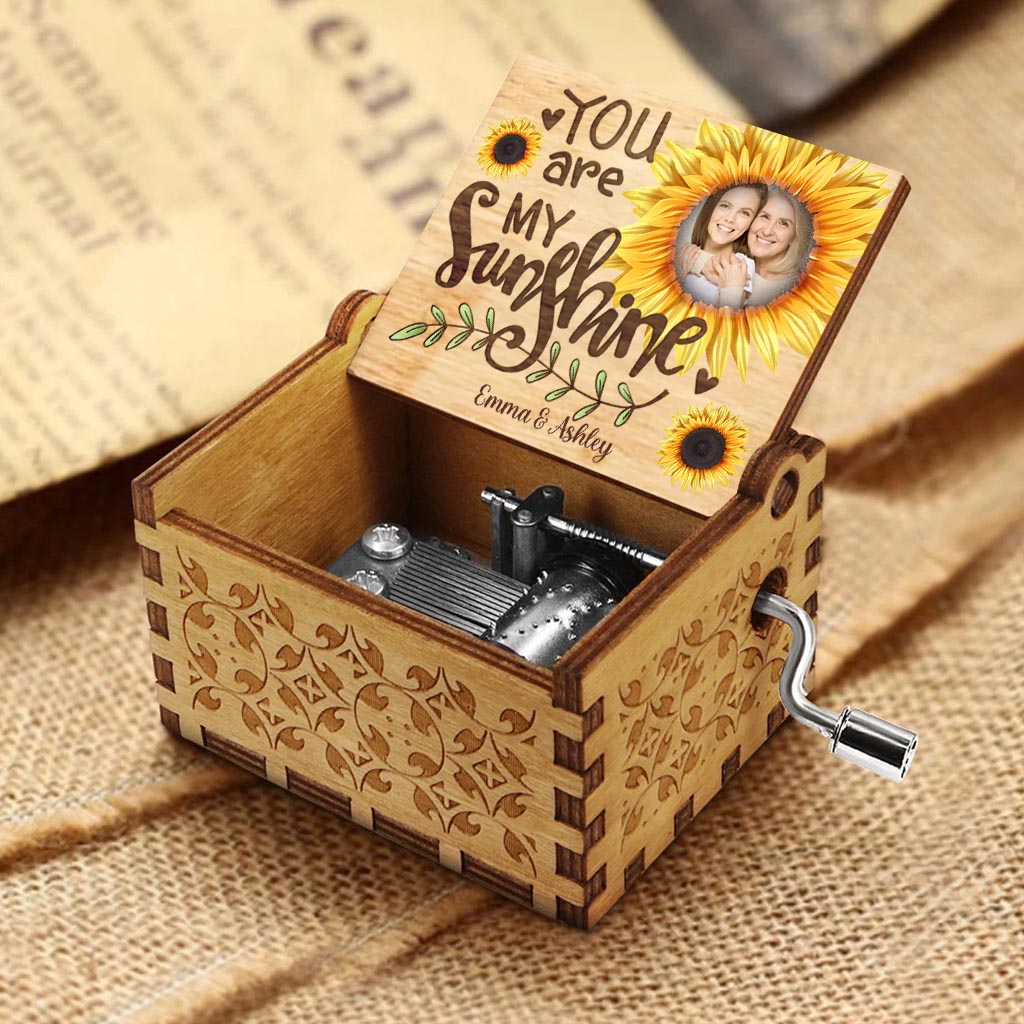 You Are My Sunshine - Personalized Mother's Day Mother Hand Crank Music Box