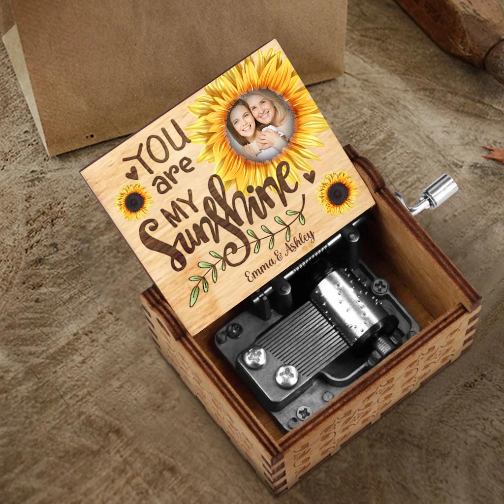 You Are My Sunshine - Personalized Mother's Day Mother Hand Crank Music Box