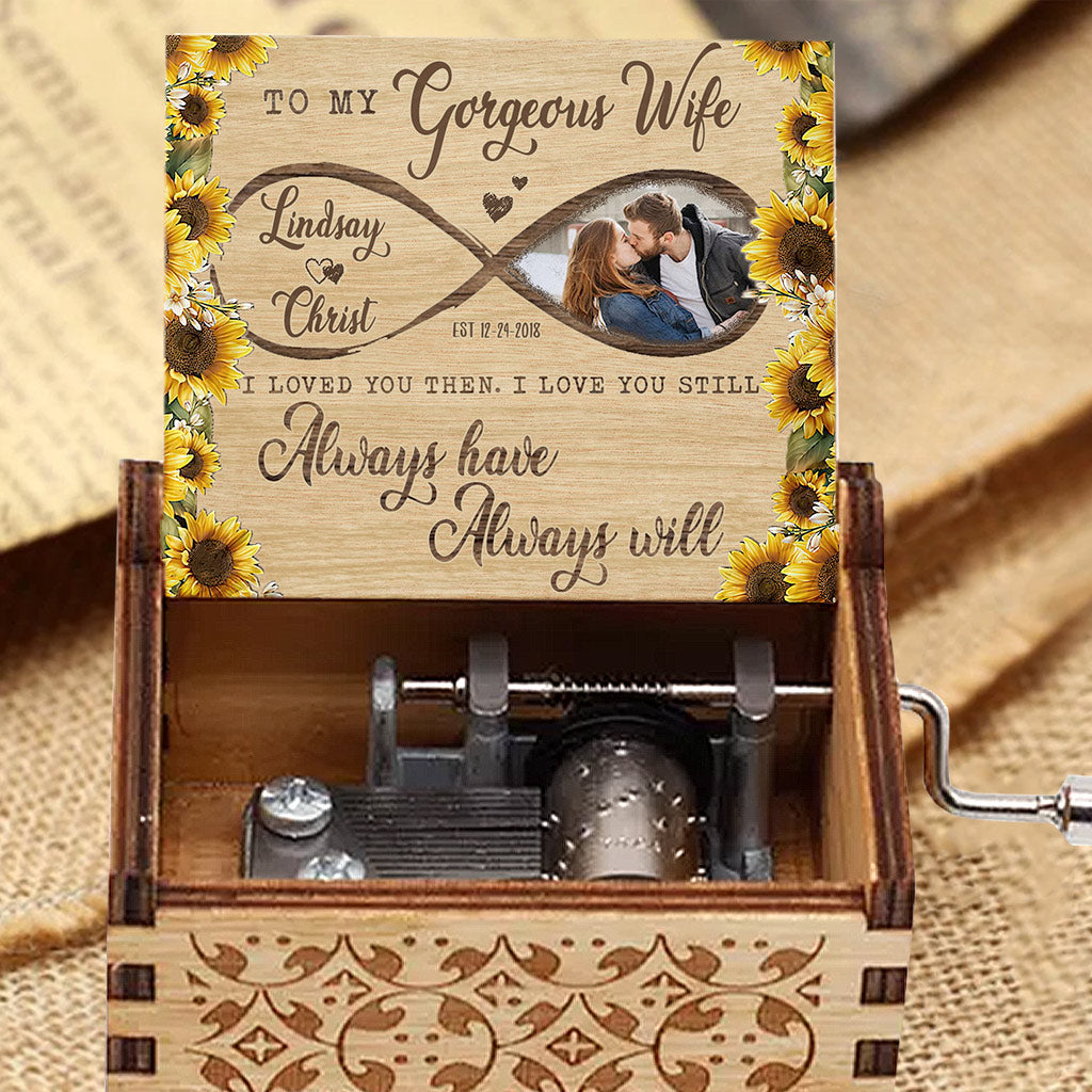 To My Gorgeous Wife - Personalized Couple Couple Hand Crank Music Box