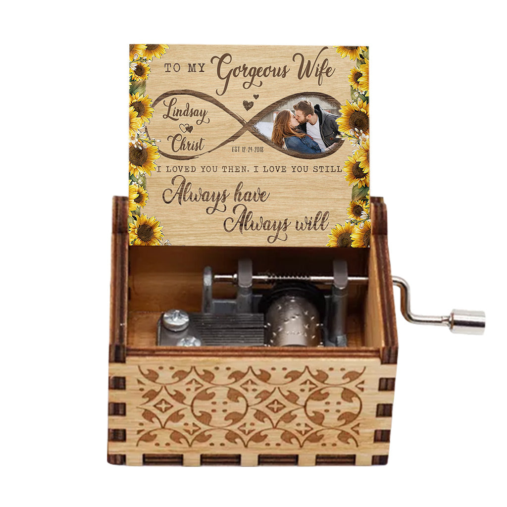To My Gorgeous Wife - Personalized Couple Couple Hand Crank Music Box