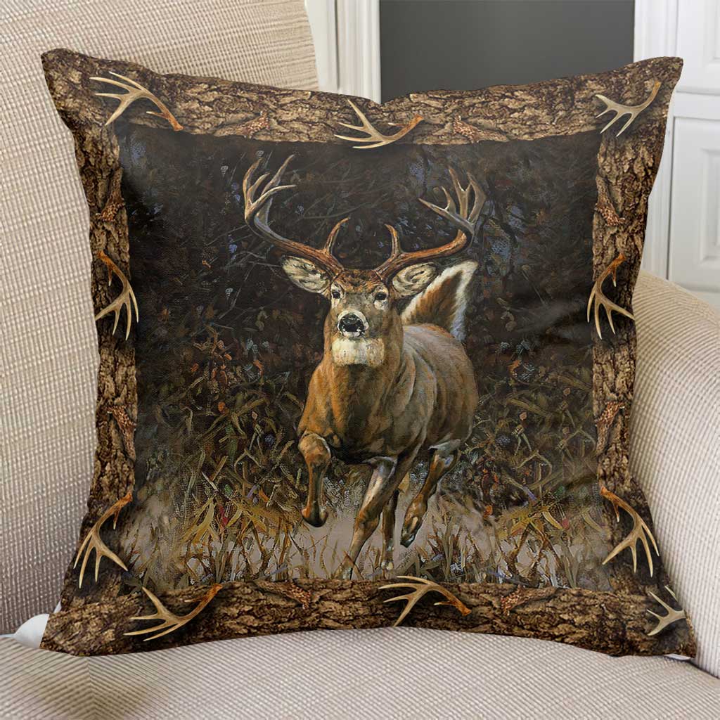 Wild Life - Hunting Throw Pillow