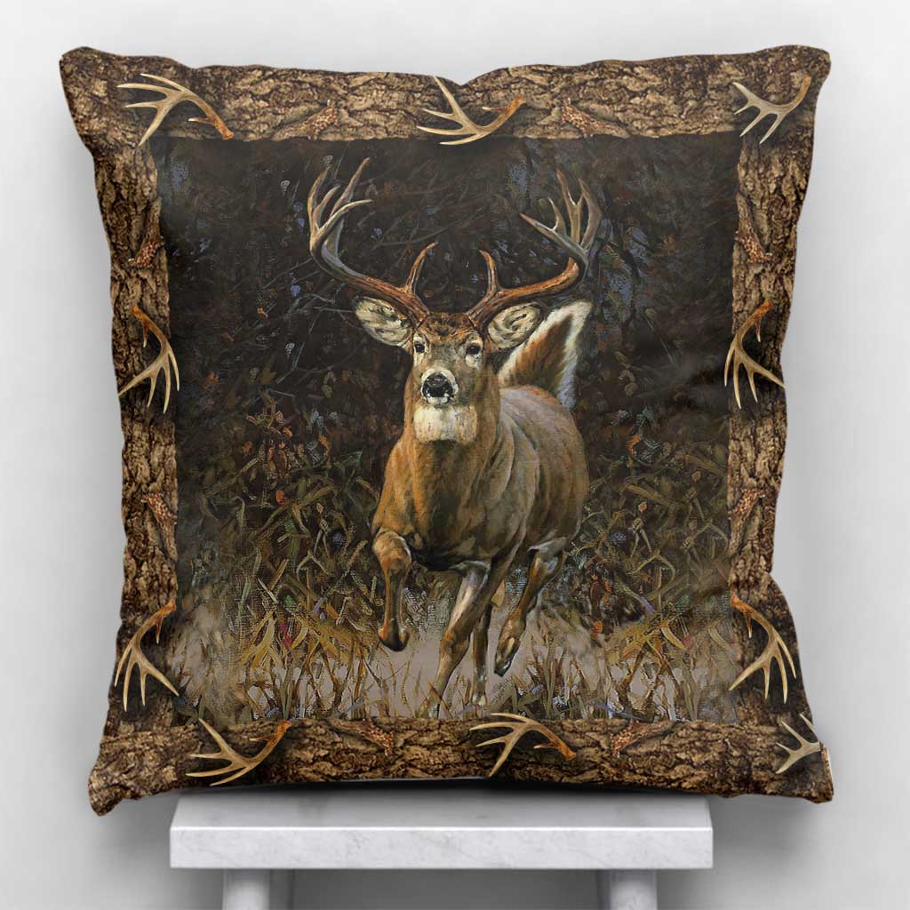 Wild Life - Hunting Throw Pillow