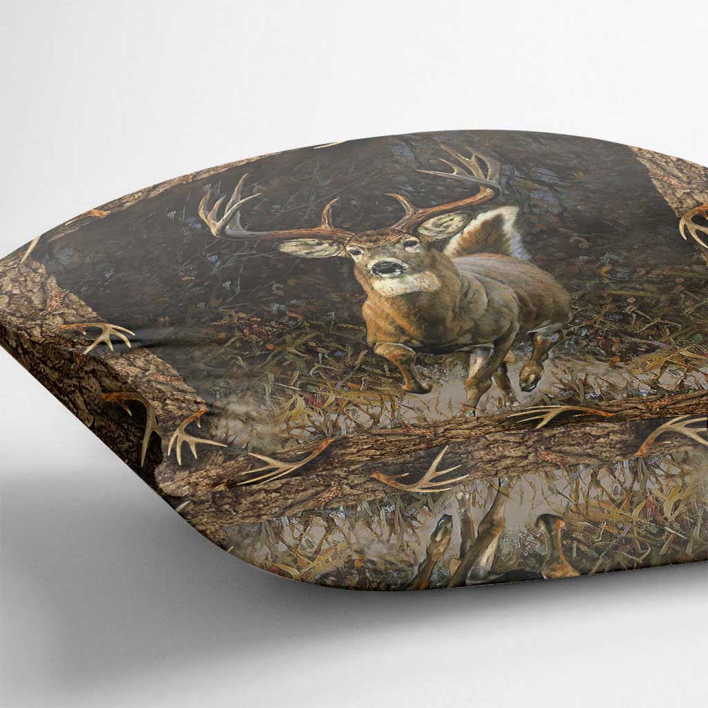 Wild Life - Hunting Throw Pillow