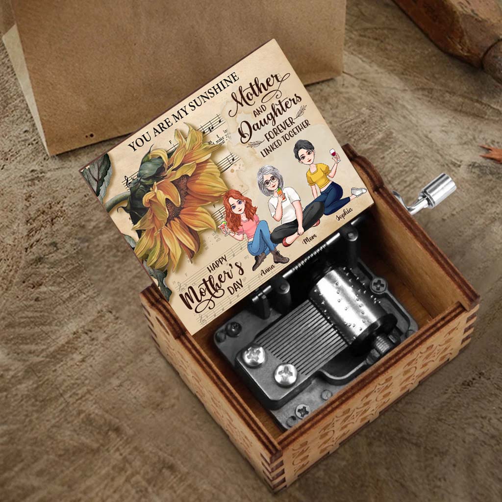 You Are My Sunshine - Personalized Mother's Day Mother Hand Crank Music Box