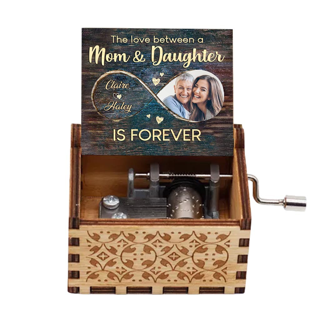 Mother's Love Is Forever - Gift for mom, daughter, son - Personalized Hand Crank Music Box