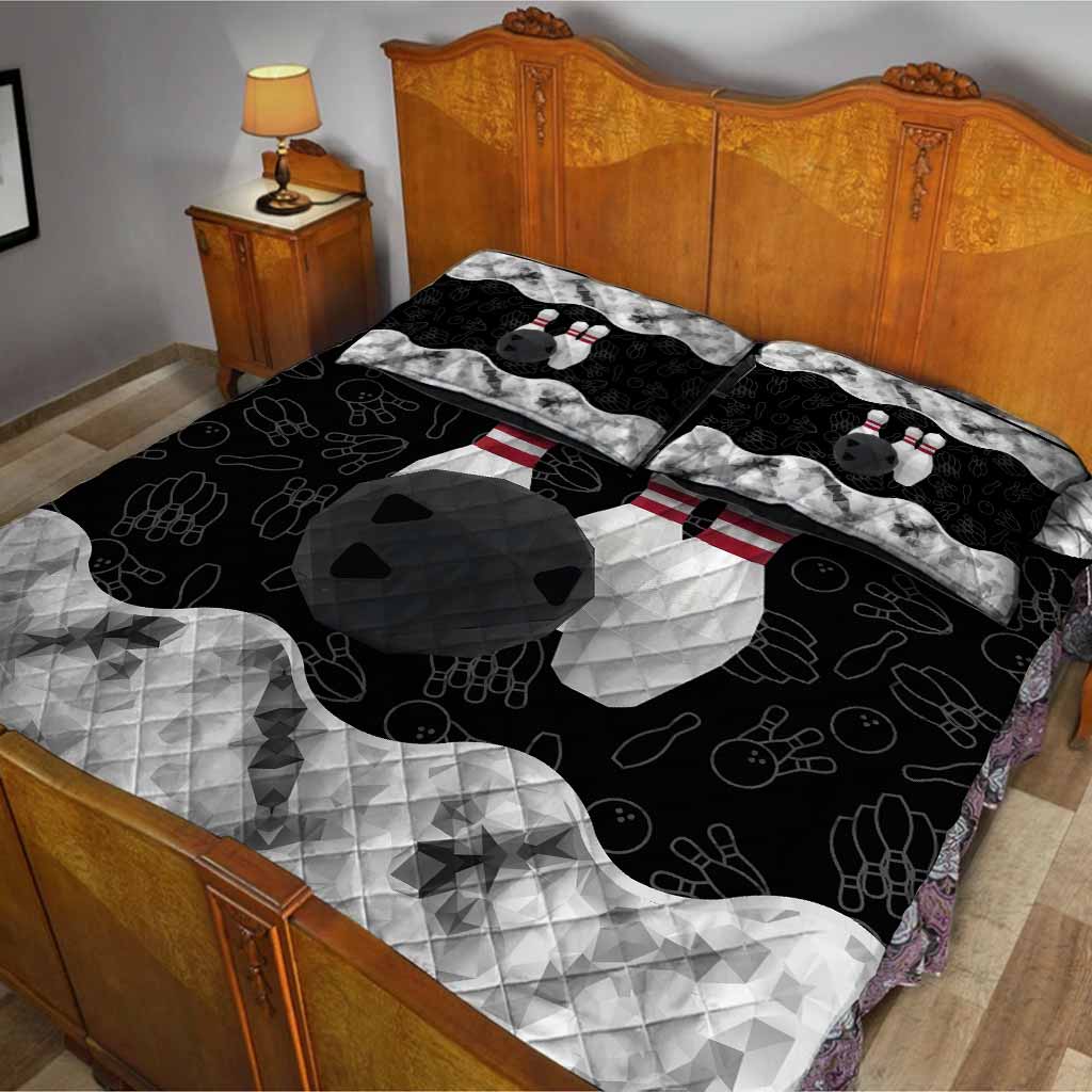 Love Bowling Quilt Bed Set