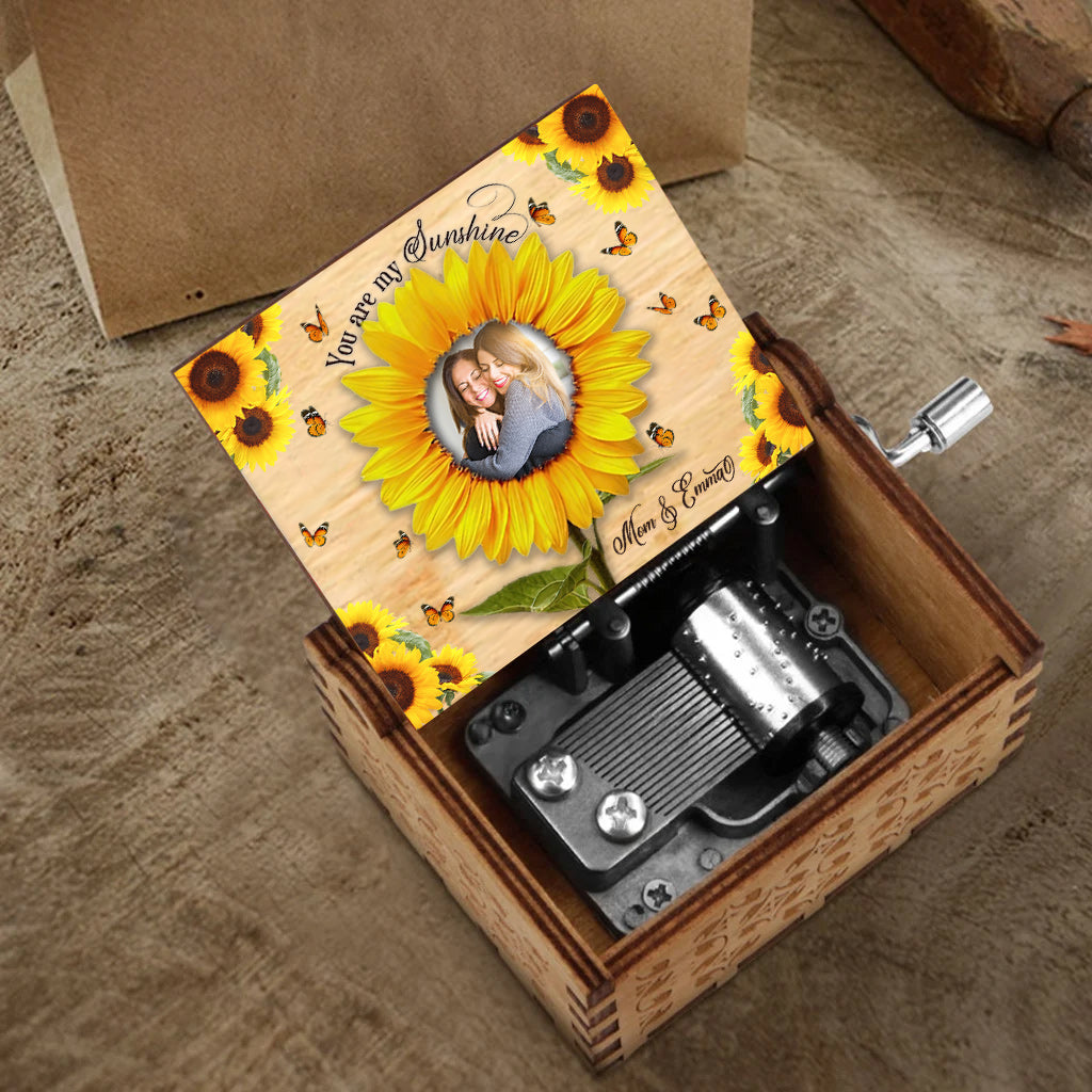 You Are My Sunshine - Personalized Mother's Day Mother Hand Crank Music Box