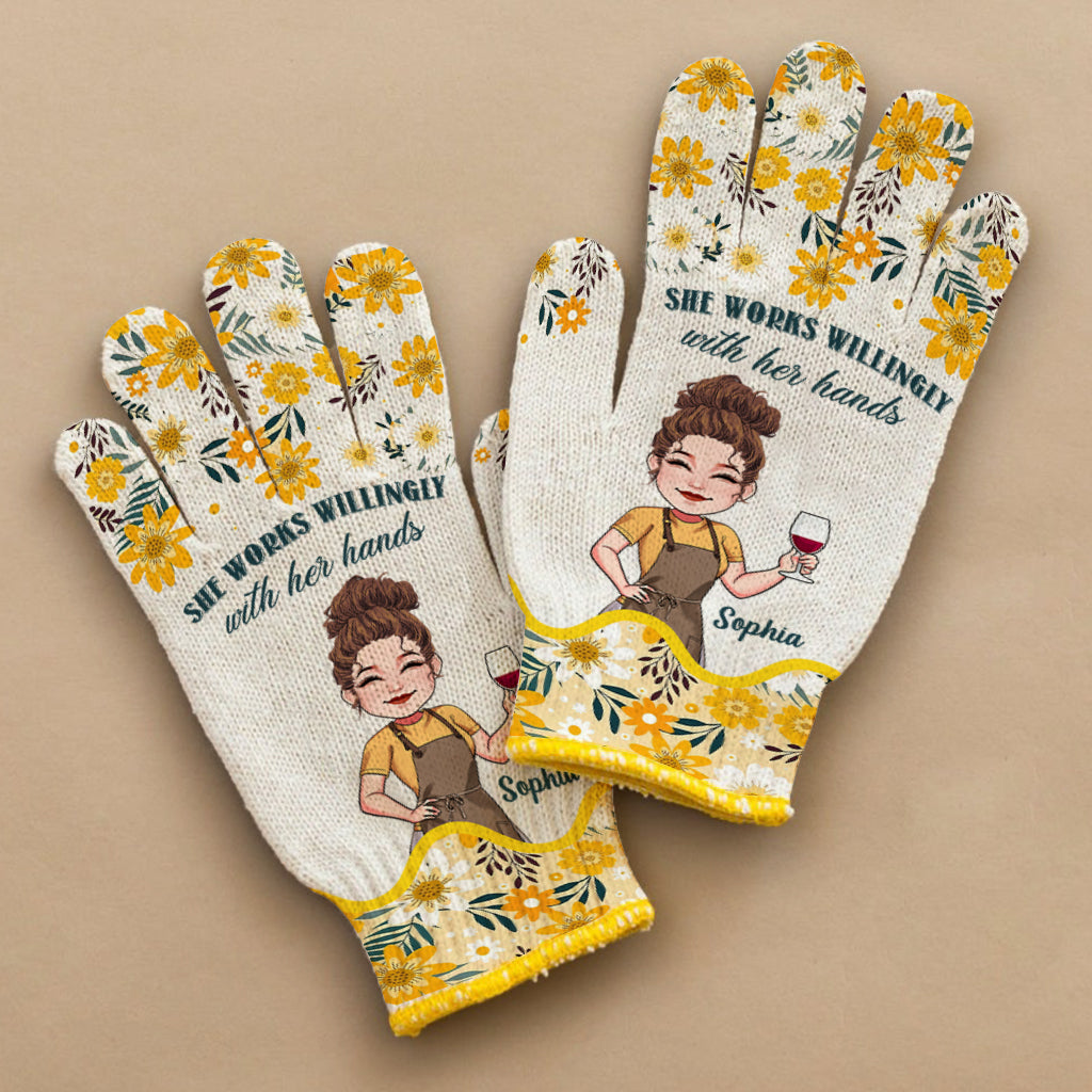 She Works Willingly With Her Hands - Personalized Gardening Garden Gloves