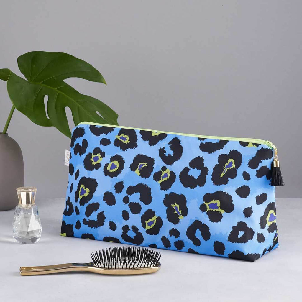 blue leopard print bag