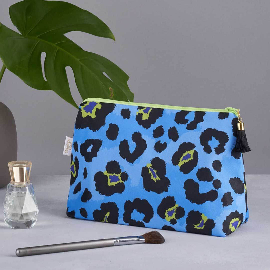 blue leopard print bag