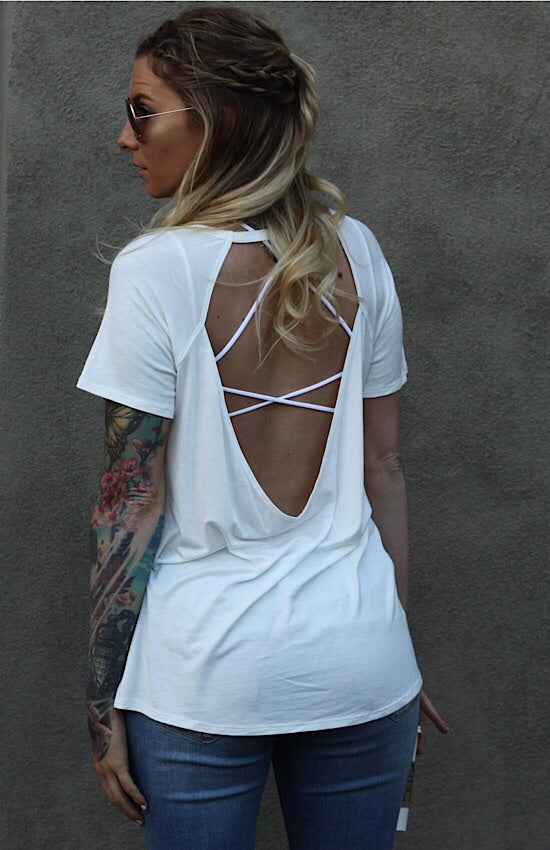 Backless Trinity Tee in White – Bella Dawn Boutique