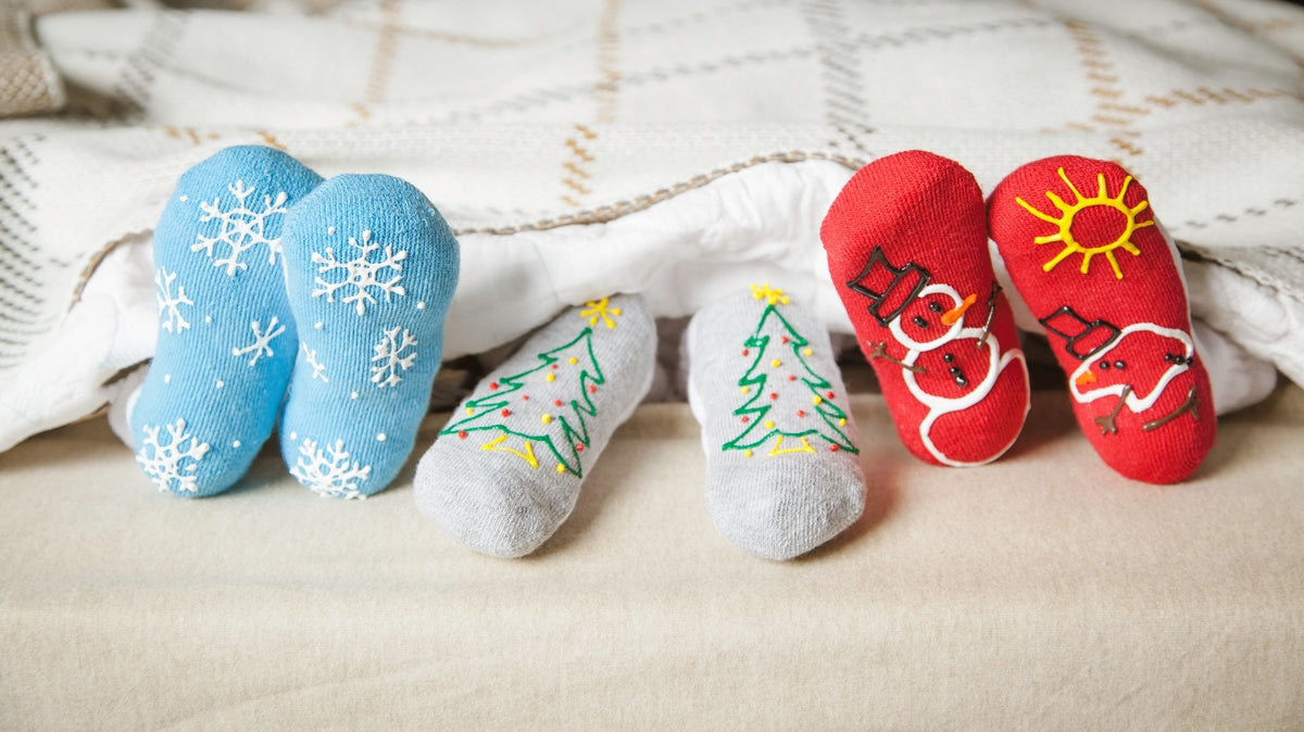 Holiday Fun Puffy Paint Socks