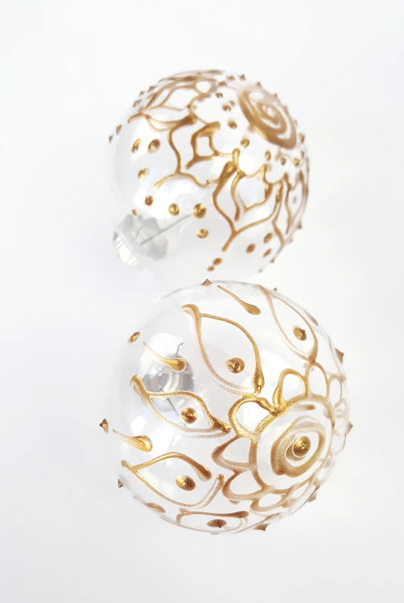14 Ways to Make the Perfect Puffy Paint Ornament