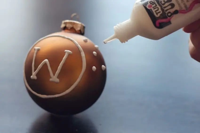 14 Ways to Make the Perfect Puffy Paint Ornament
