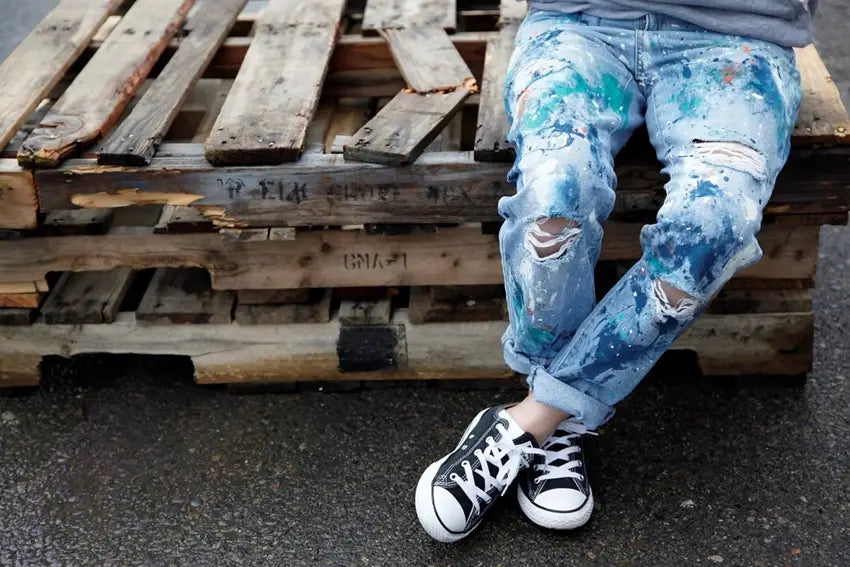 How To Splatter Paint Jeans