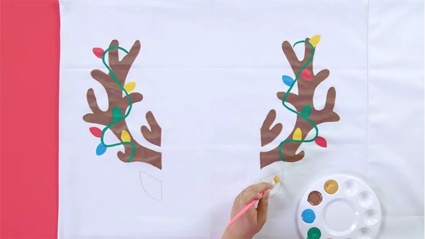 DIY Reindeer Pillowcase