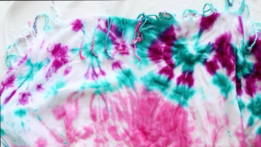 Tie-Dye Picnic Blanket – Rinse and launder blanket