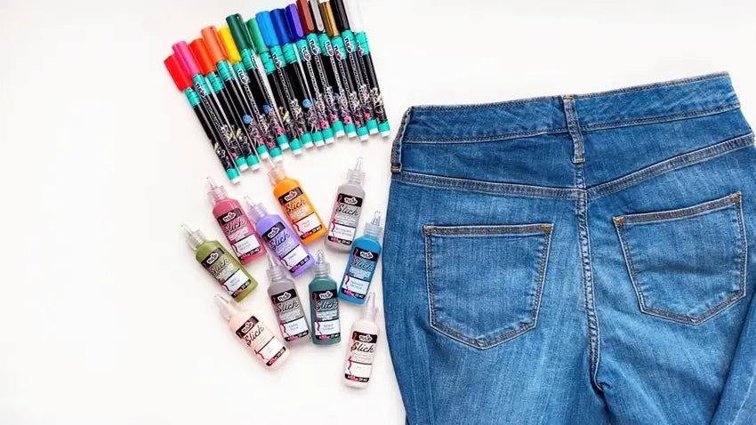 Supplies to decorate your jeans