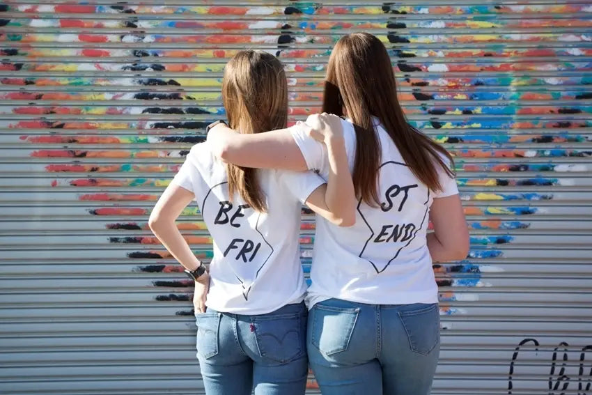 13. Best Friends Matching Tees with Fabric Markers