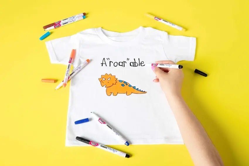 A ”roar”able Kids’ Tee with Fabric Markers