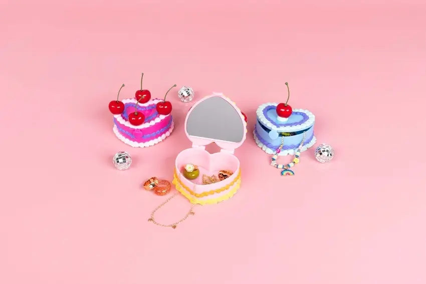 Fake cake jewelry boxes with Fluffy Paint