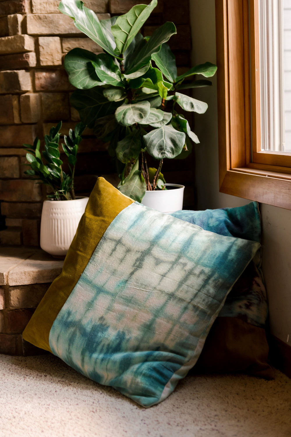 Earthy colorblock pillows with Tulip Nature Tie-Dye Refills