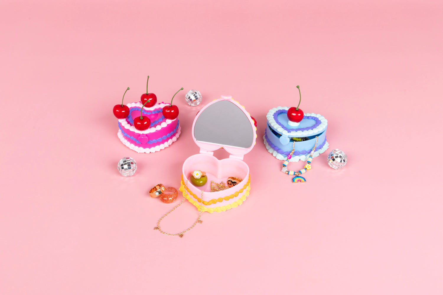 Fake cake jewelry box with Fluffy Paint