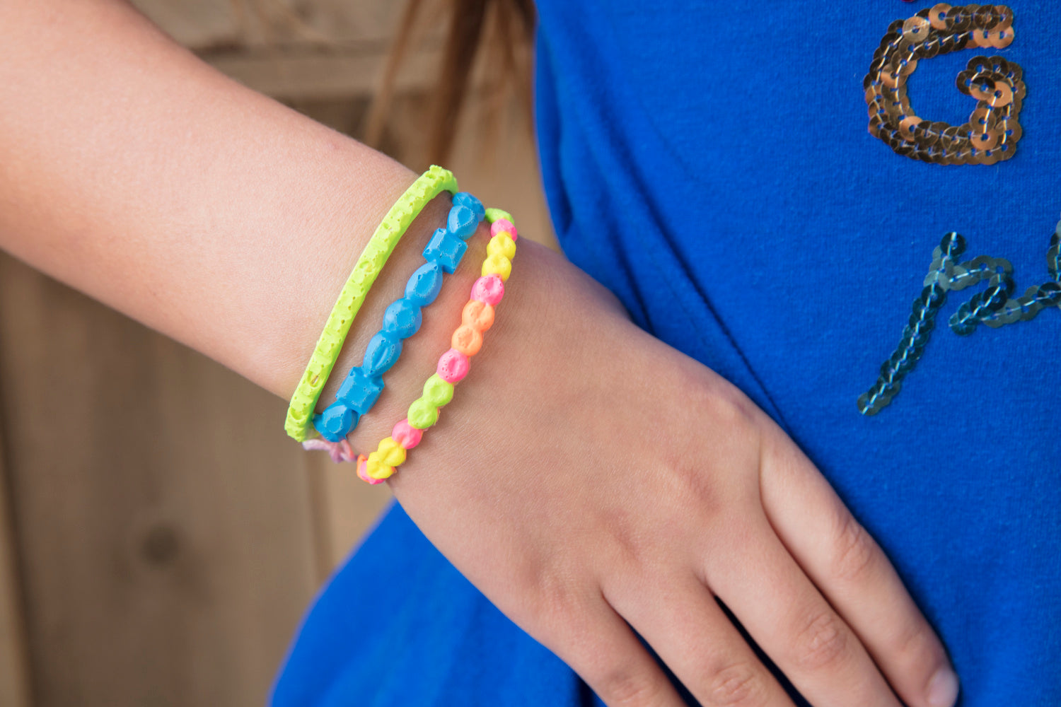 DIY friendship bracelets with Puff Paint