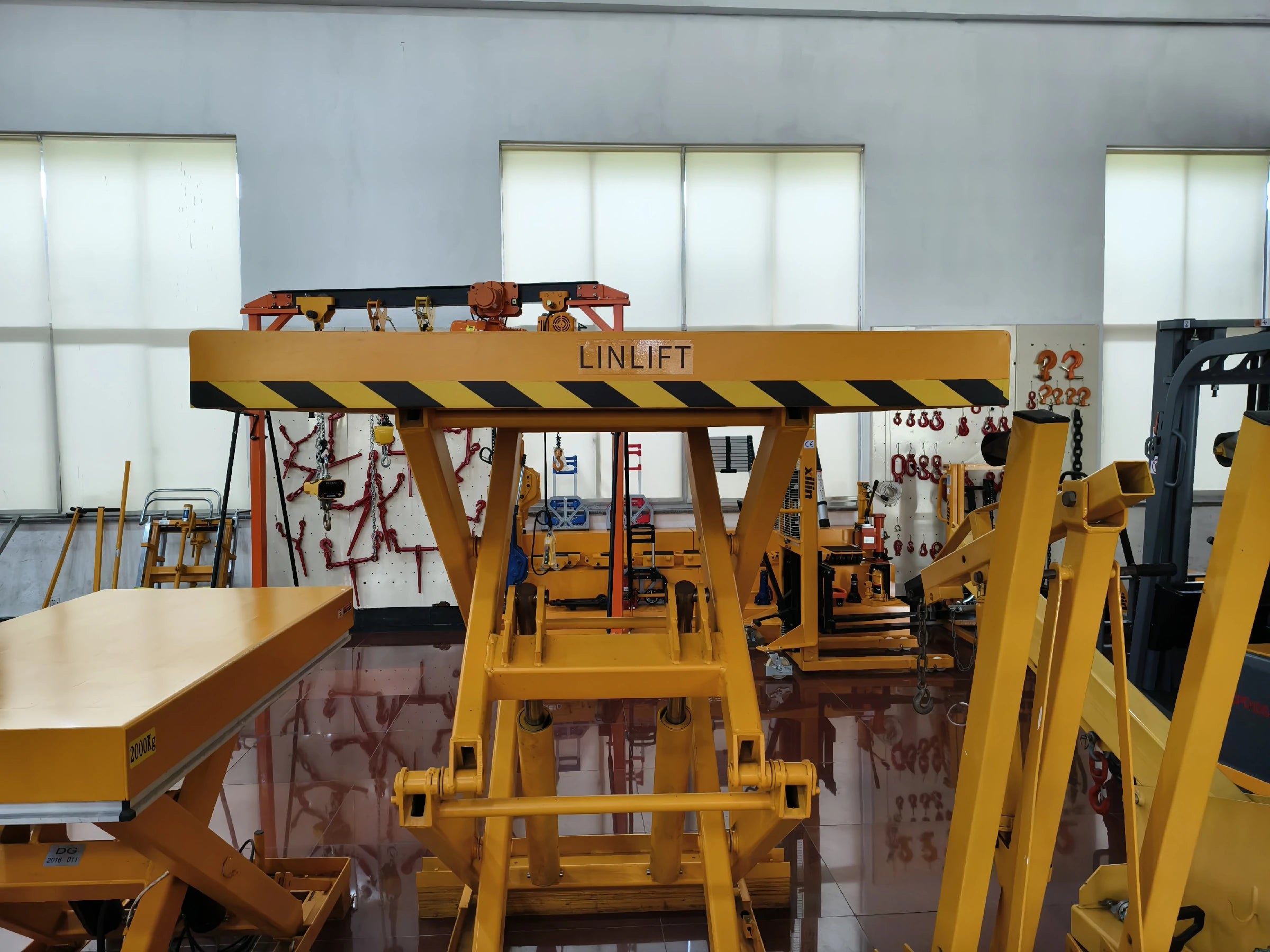 Linlift 4400 lbs Heavy-Duty Hydraulic Lift Table | Industrial Scissor Platform Cart