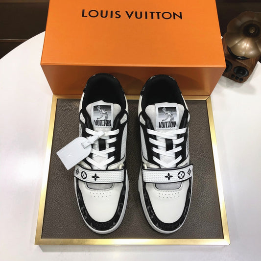 Louis Vuitton Trainer Sneakers (Black) – Luxxe