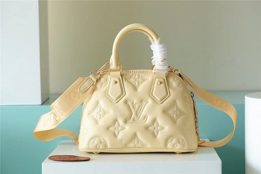 Louis Vuitton Over the Moon (Banana) – Luxxe