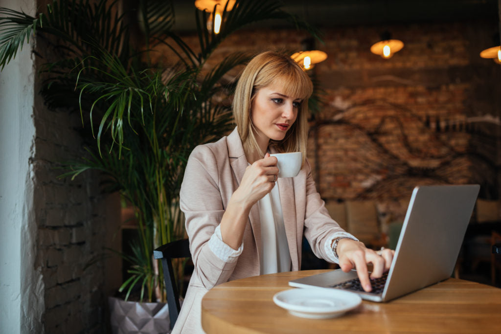 Retargeting a Women in a cafe