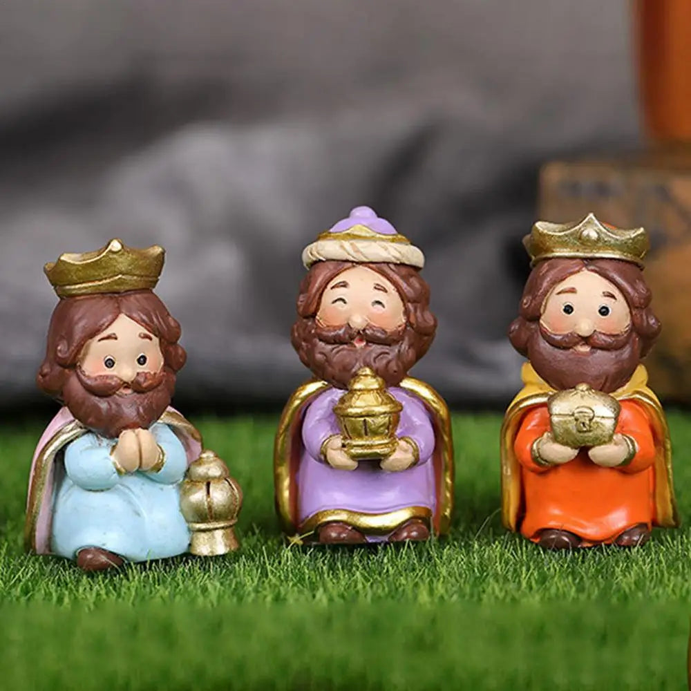 Charming Resin Nativity Scene for Christmas Decor - Image 17